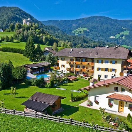 Hotel Martinerhof San Lorenzo di Sebato Kültér fotó