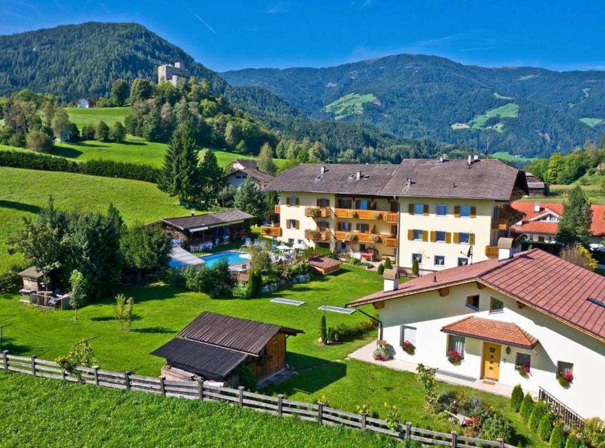 Hotel Martinerhof San Lorenzo di Sebato Kültér fotó